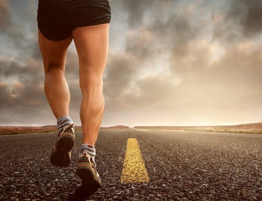 Mężczyzna uprawiający jogging